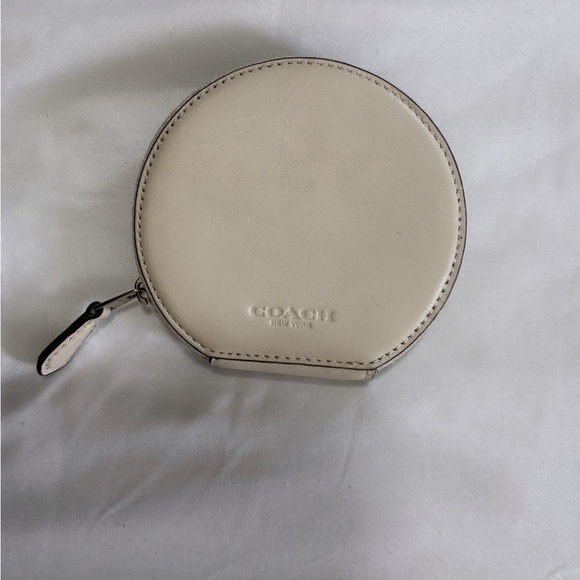 Coach Cream and Red Key Card Holder with Sunglasses Design-coin purse - Picture 2 of 3